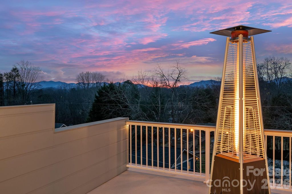 9 Gudger Road, Asheville, NC 28806