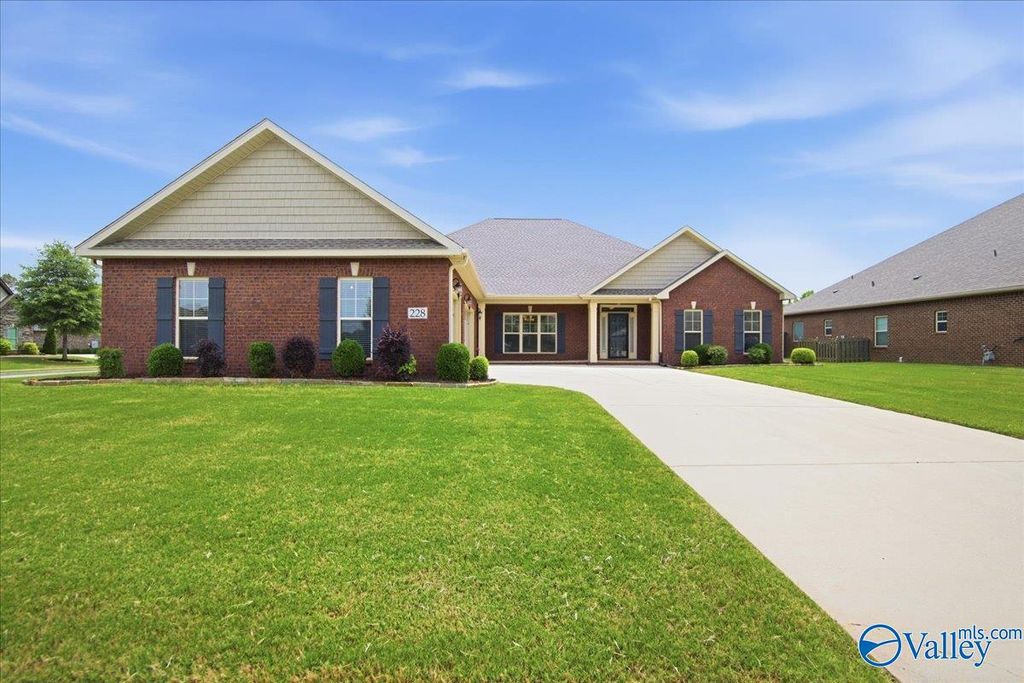 228 Farmdale Drive, Madison, AL 35756