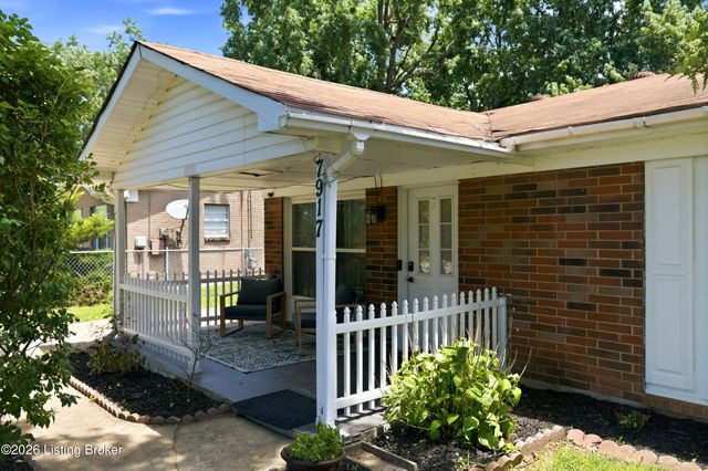 7917 Grenelle Dr, Louisville, KY 40228