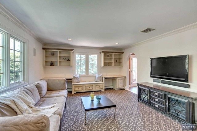 5 Morgan Court, Montvale, NJ 07645