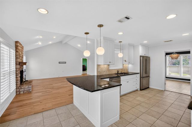 1208 DUSKY THRUSH TRL, Austin, TX 78746