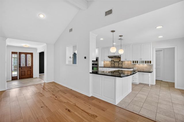 1208 DUSKY THRUSH TRL, Austin, TX 78746