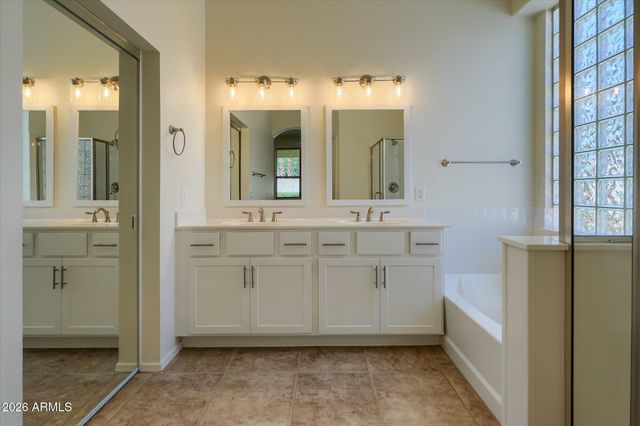 6586 W ORAIBI Drive, Glendale, AZ 85308