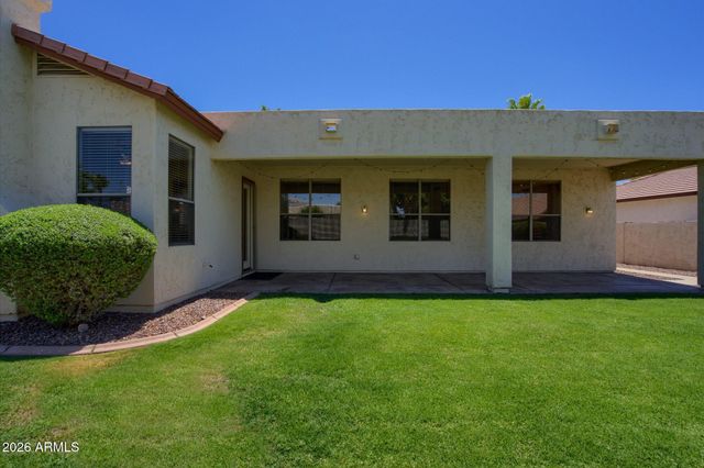 6586 W ORAIBI Drive, Glendale, AZ 85308