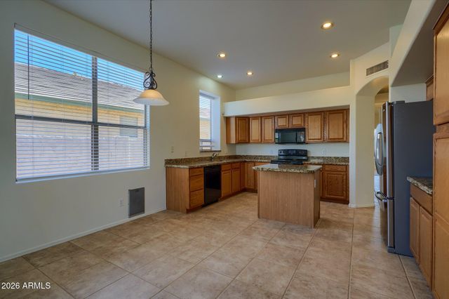 6586 W ORAIBI Drive, Glendale, AZ 85308