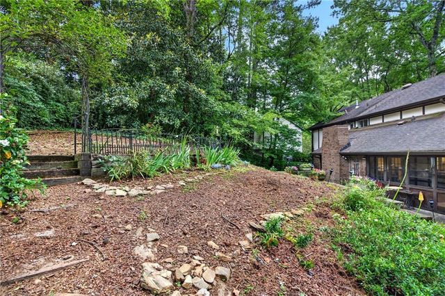1186 Warrenhall Lane NE, Brookhaven, GA 30319