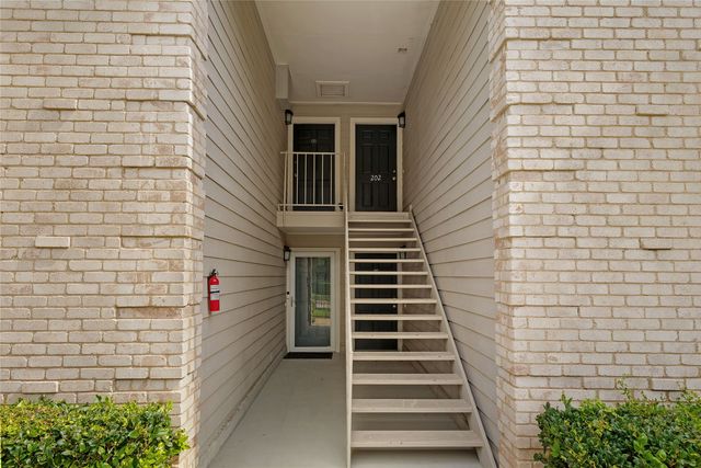 5881 Preston View Boulevard 202, Dallas, TX 75240