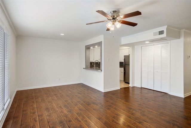 5881 Preston View Boulevard 202, Dallas, TX 75240