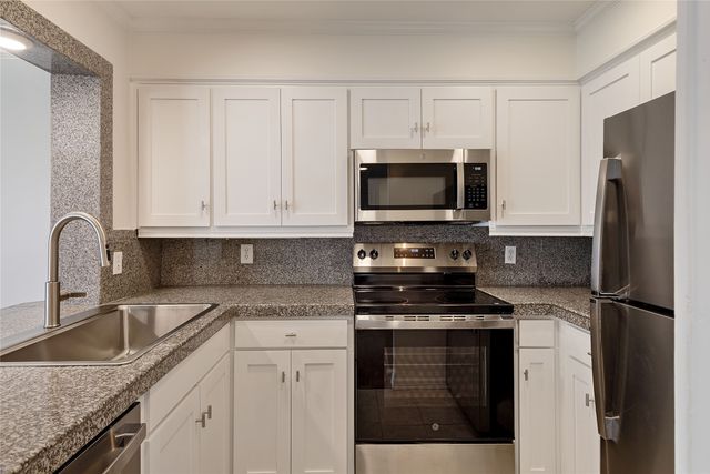 5881 Preston View Boulevard 202, Dallas, TX 75240