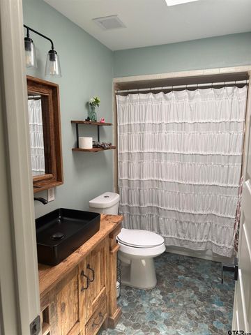 362 vz county road 3404, Wills Point, TX 75169