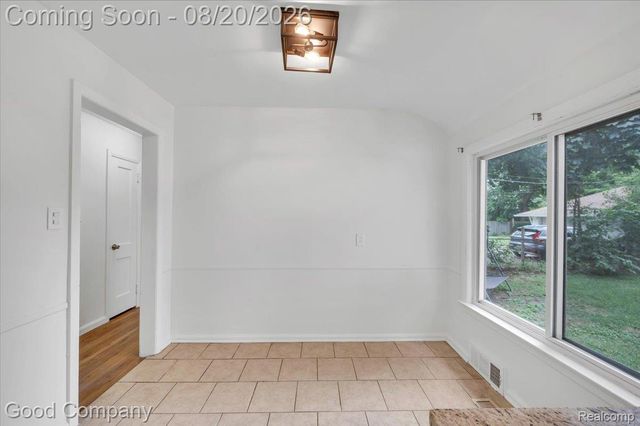 23201 Manistee Street, Oak Park, MI 48237