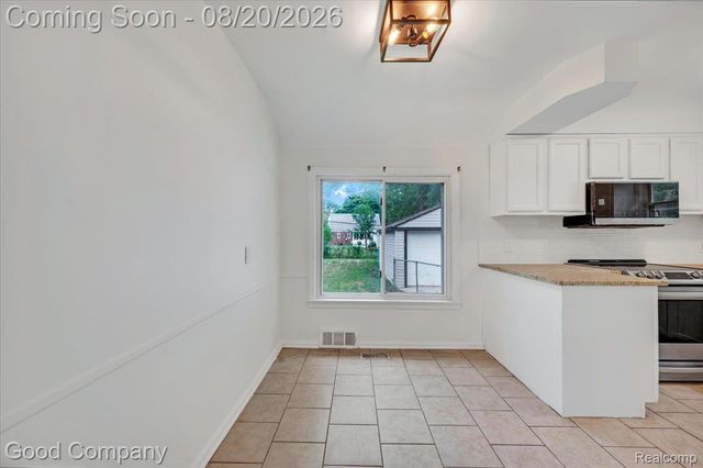 23201 Manistee Street, Oak Park, MI 48237