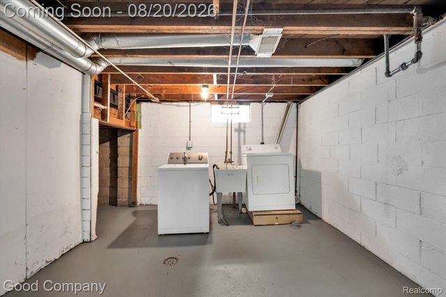 23201 Manistee Street, Oak Park, MI 48237