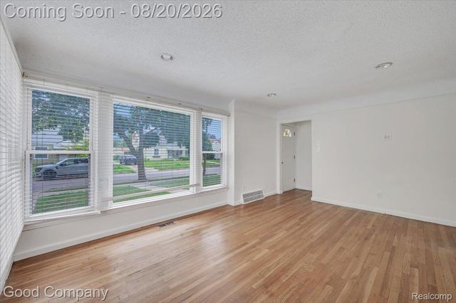 23201 Manistee Street, Oak Park, MI 48237