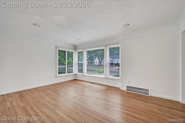 23201 Manistee Street, Oak Park, MI 48237