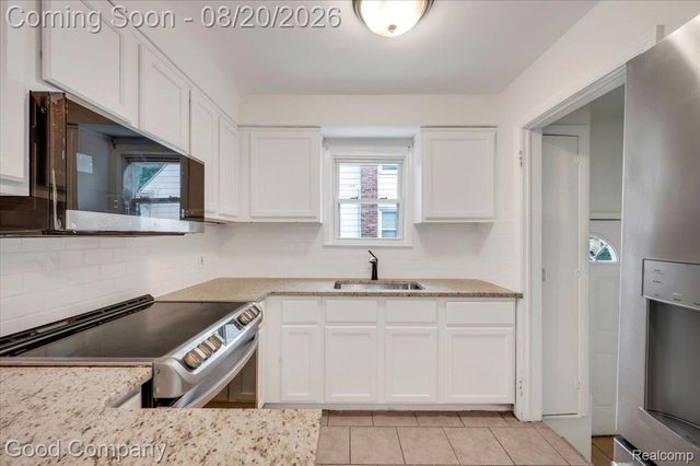 23201 Manistee Street, Oak Park, MI 48237