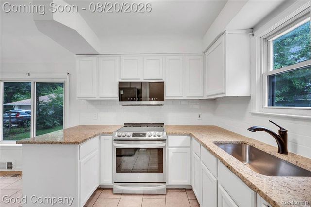 23201 Manistee Street, Oak Park, MI 48237