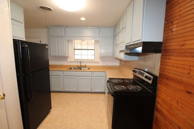 709 S 11th ST, Copperas Cove, TX 76522