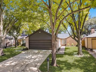 1371 Beaujolais Lane, Houston, TX 77077