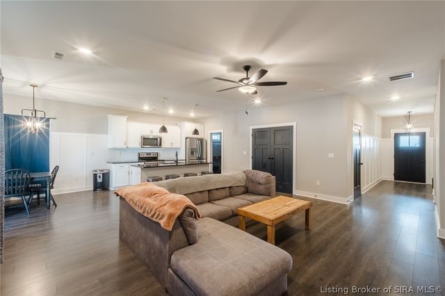 4493 Kestrel Court, Jeffersonville, IN 47130