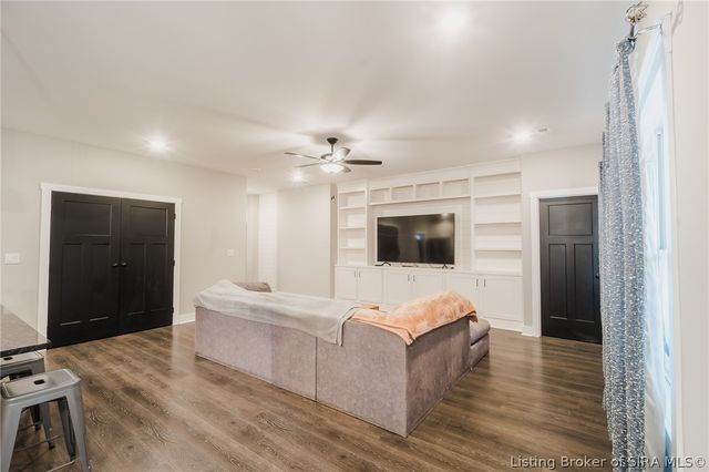 4493 Kestrel Court, Jeffersonville, IN 47130