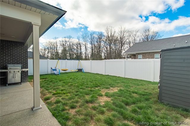 4493 Kestrel Court, Jeffersonville, IN 47130