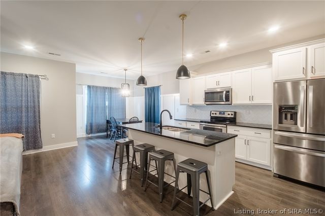 4493 Kestrel Court, Jeffersonville, IN 47130