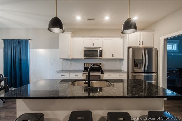 4493 Kestrel Court, Jeffersonville, IN 47130