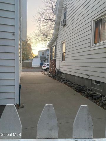 61 Lincoln Avenue, Albany, NY 12206