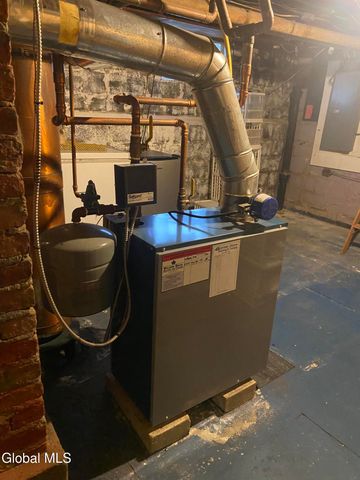 61 Lincoln Avenue, Albany, NY 12206