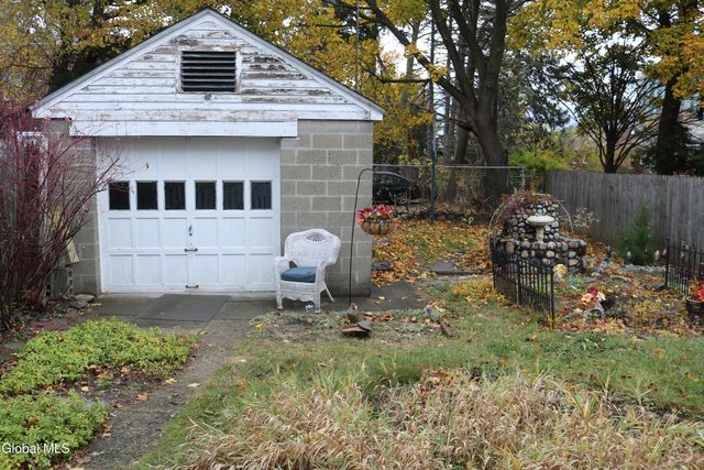 61 Lincoln Avenue, Albany, NY 12206