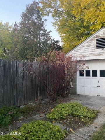 61 Lincoln Avenue, Albany, NY 12206