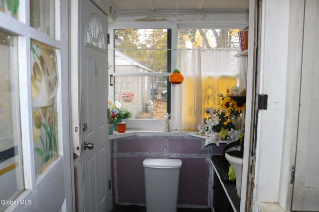 61 Lincoln Avenue, Albany, NY 12206