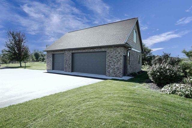 W3552 EQUESTRIAN TRAIL, Appleton, WI 54913