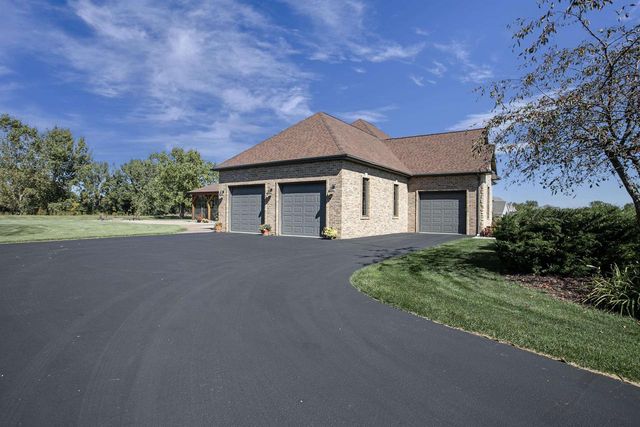 W3552 EQUESTRIAN TRAIL, Appleton, WI 54913