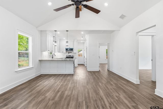 11029 Forest Lane, Frankston, TX 75763