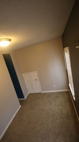 61 Austin St, Chicopee, MA 01013