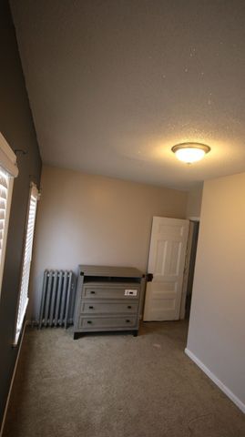 61 Austin St, Chicopee, MA 01013
