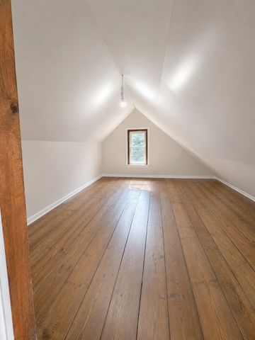61 Austin St, Chicopee, MA 01013