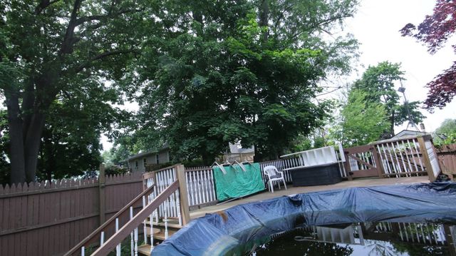 61 Austin St, Chicopee, MA 01013
