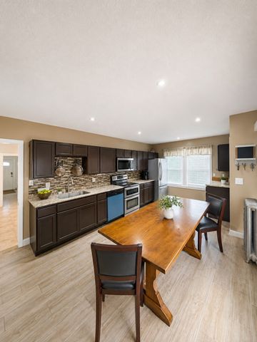 61 Austin St, Chicopee, MA 01013