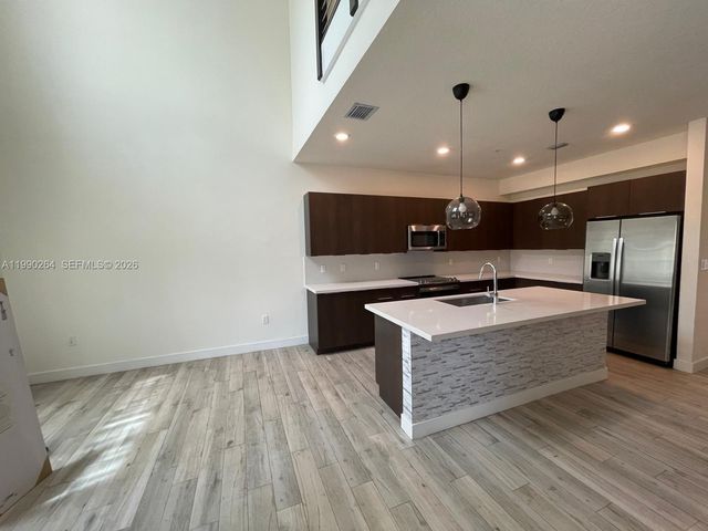 4700 NW 84th Ave 17, Doral, FL 33166