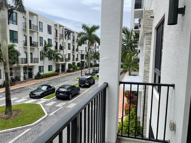 4700 NW 84th Ave 17, Doral, FL 33166