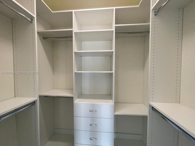 4700 NW 84th Ave 17, Doral, FL 33166