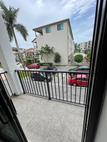 4700 NW 84th Ave 17, Doral, FL 33166