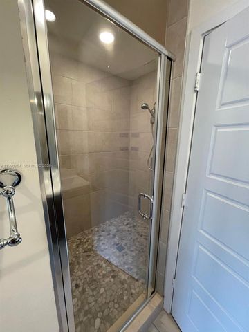 4700 NW 84th Ave 17, Doral, FL 33166