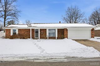 10 Coronation Drive, Millstadt, IL 62260