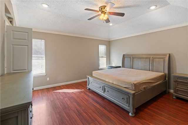 4621 Megal Dr, Corpus Christi, TX 78413