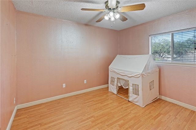 4621 Megal Dr, Corpus Christi, TX 78413