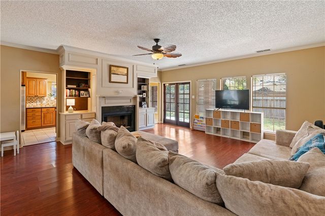 4621 Megal Dr, Corpus Christi, TX 78413